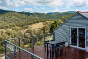 'Bear Cottage' an Eco Escape in the Hills of Riverlea